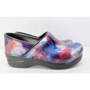 DANSKO Womens 38/ 8 Spray Paint Patent Leather Clogs Slip on Shoes